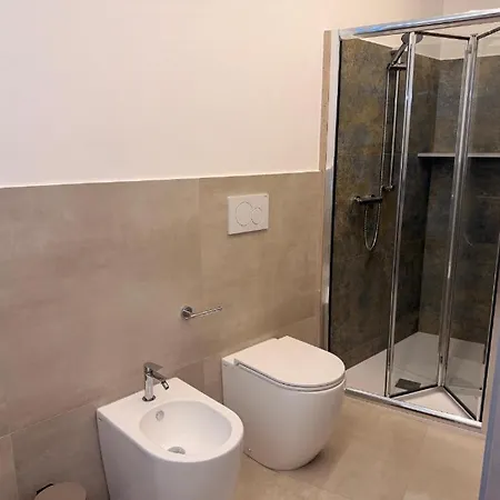 Sunstone Apartment *